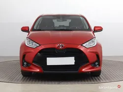 Czerwony Używany 2022 Toyota Yaris Hatchback | 72 999 zł (Dość drogi)