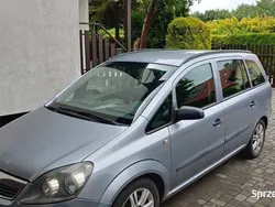 Srebrny Używany 2006 Opel Zafira Minivan | 14 990 zł (Dość drogi)