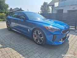 Niebieski Używany 2018 Kia Stinger Hatchback | 94 900 zł (Uczciwa cena)