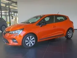 Pomarańczowy Używany 2023 Renault Clio V Equilibre Hatchback | 58 900 zł (Uczciwa cena)