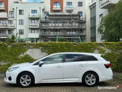 Szary (metalik) Używany 2017 Toyota Avensis Kombi | 55 800 zł (Uczciwa cena)