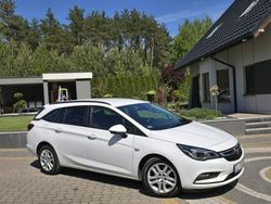 Biały Używany 2019 Opel Astra Enjoy Kombi | 44 900 zł (Uczciwa cena)
