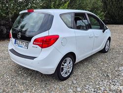 Biały Używany 2014 Opel Meriva Minivan | 17 900 zł (Uczciwa cena)