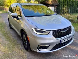 Używany 2023 Chrysler Pacifica SUV | 169 600 zł (Uczciwa cena)