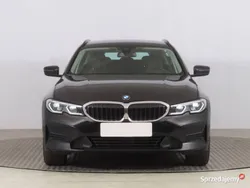Czarny Używany 2021 BMW 330e Kombi | 117 500 zł