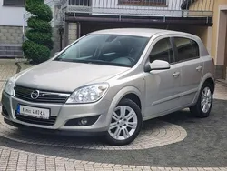 Złoty (metalik) Używany 2008 Opel Astra Hatchback | 13 900 zł (Uczciwa cena)