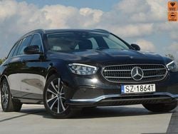 Czarny Używany 2020 Mercedes E300 Kombi | 135 900 zł