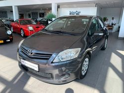 Szary (metalik) Używany 2010 Toyota Auris Sedan/Limuzyna | 39 900 zł (Drogi)