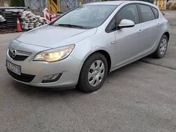 Srebrny Używany 2011 Opel Astra Hatchback | 6500 zł (Super Cena)
