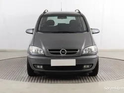 Szary Używany 2005 Opel Zafira Minivan | 6499 zł (Uczciwa cena)