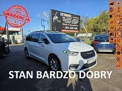 Biały (metalik, perła) Używany 2022 Chrysler Pacifica Limited SUV | 159 000 zł