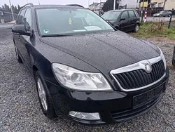 Czarny Używany 2011 Skoda Octavia Kombi | 13 900 zł (Dobra cena)