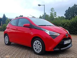 Czerwony Używany 2021 Toyota Aygo Hatchback | 49 900 zł (Uczciwa cena)