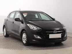 Czarny Używany 2016 Hyundai i30 Hatchback | 36 999 zł (Uczciwa cena)