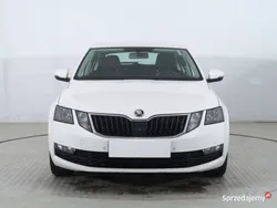 Biały Używany 2019 Skoda Octavia Hatchback | 52 999 zł (Dobra cena)