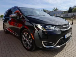 Czarny Używany 2017 Chrysler Pacifica SUV | 115 900 zł (Drogi)