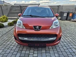 Bordowy Używany 2009 Peugeot 107 Hatchback | 7950 zł