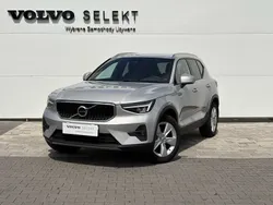 Srebrny Używany 2024 Volvo XC40 SUV | 144 900 zł (Super Cena)
