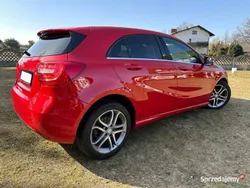 Czerwony Używany 2012 Mercedes A180 Hatchback | 52 000 zł (Dość drogi)