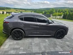 Grafitowy Używany 2018 Alfa Romeo Stelvio SUV | 94 600 zł (Drogi)