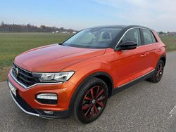 Pomarańczowy (metalik, perła) Używany 2017 VW T-Roc SUV | 66 500 zł (Uczciwa cena)