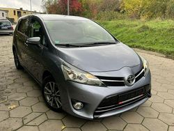 Niebieski Używany 2013 Toyota Verso Minivan | 35 999 zł (Uczciwa cena)