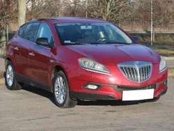 Czerwony Używany 2009 Lancia Delta Hatchback | 16 999 zł (Uczciwa cena)
