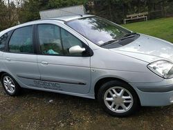 Srebrny Używany 2003 Renault Scénic Minivan | 6000 zł