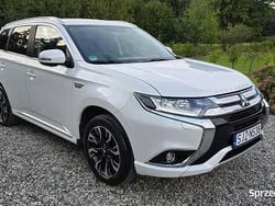 Biały Używany 2017 Mitsubishi Outlander P-HEV SUV | 67 900 zł