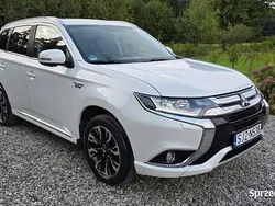 Biały Używany 2017 Mitsubishi Outlander P-HEV SUV | 67 900 zł