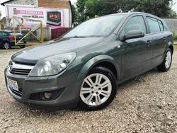 Zielony (metalik) Używany 2009 Opel Astra Cosmo Hatchback | 14 900 zł (Uczciwa cena)