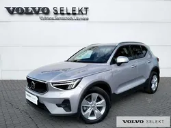 Srebrny Używany 2024 Volvo XC40 SUV | 152 900 zł (Dobra cena)