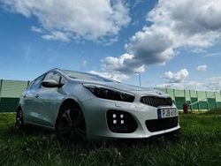 Biały Używany 2017 Kia Ceed GT-Line Kombi | 39 999 zł (Dość drogi)