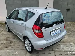 Srebrny (metalik) Używany 2010 Mercedes A180 Hatchback | 17 999 zł (Uczciwa cena)