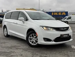 Biały Używany 2020 Chrysler Pacifica Touring SUV | 114 800 zł