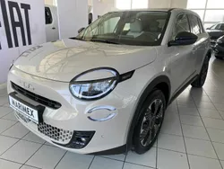 Lakier metalizowany kremowy cappucino Nowe 2025 Fiat 600 La Prima SUV | 111 300 zł (Uczciwa cena)