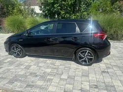 Czarny Używany 2016 Toyota Auris Hybrid Hatchback | 55 999 zł