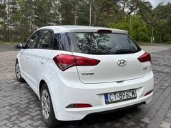 Biały Używany 2015 Hyundai i20 Hatchback | 27 900 zł (Uczciwa cena)