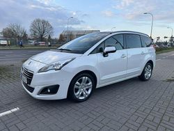 Biały Używany 2014 Peugeot 5008 Minivan | 29 600 zł