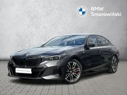 Szary sophisto z brylantowym połyskiem metalizowany Używany 2024 BMW 540 Comfort Edition Sedan/Limuzyna | 364 900 zł (Uczciwa cena)