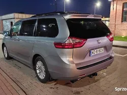 Używany 2017 Toyota Sienna XLE Minivan | 150 000 zł