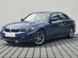 Niebieski phytonic metalizowany Używany 2023 BMW 318 Shadowline Sedan/Limuzyna | 165 000 zł (Dość drogi)