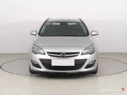 Srebrny Używany 2014 Opel Astra Kombi | 25 499 zł (Dobra cena)
