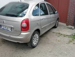 Brązowy Używany 2001 Citroën Xsara Picasso Minivan | 4000 zł (Drogi)