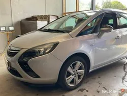 Srebrny Używany 2016 Opel Zafira Minivan | 35 200 zł