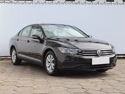 Brązowy Używany 2020 VW Passat Sedan/Limuzyna | 61 999 zł (Dobra cena)