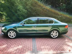 Zielony Używany 2011 Skoda Superb Hatchback | 27 900 zł (Dobra cena)