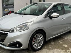 Srebrny Używany 2016 Peugeot 208 Hatchback | 21 500 zł (Dobra cena)