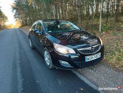 Czarny Używany 2011 Opel Astra Hatchback | 15 800 zł (Uczciwa cena)