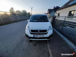 Biały Używany 2016 Peugeot Partner Minivan | 28 700 zł (Dość drogi)